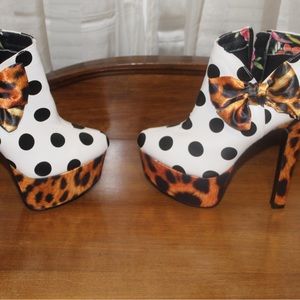 For the people who love funk! These are funk and cute.